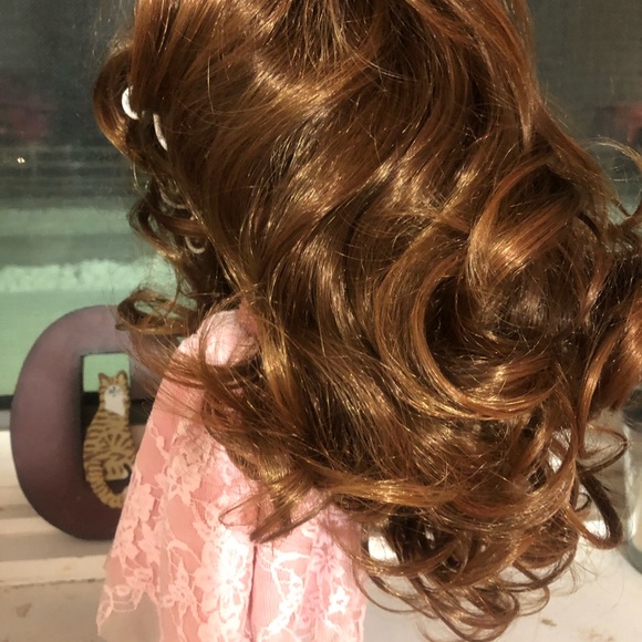 Beautiful Carmel Brown wig. NEW - Picture 3 of 4